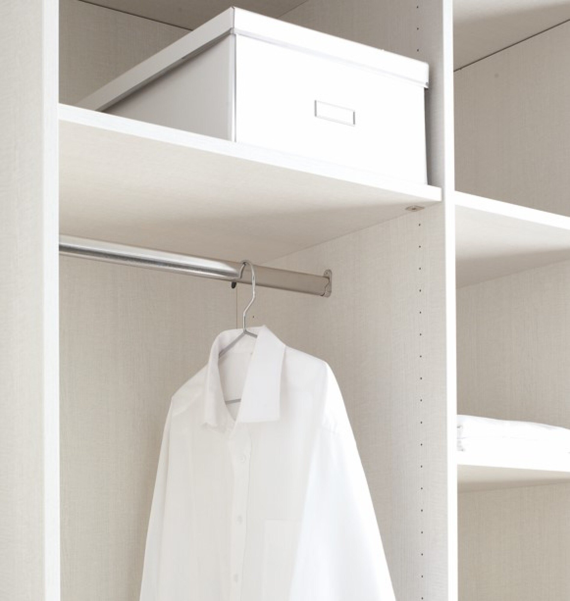 Tringle penderie ovale acier