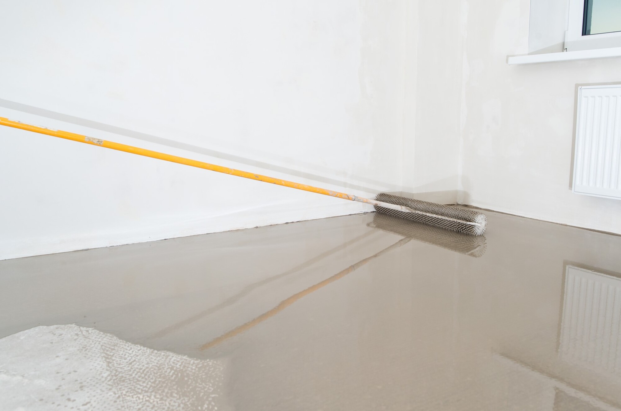 Finition brillante béton ciré