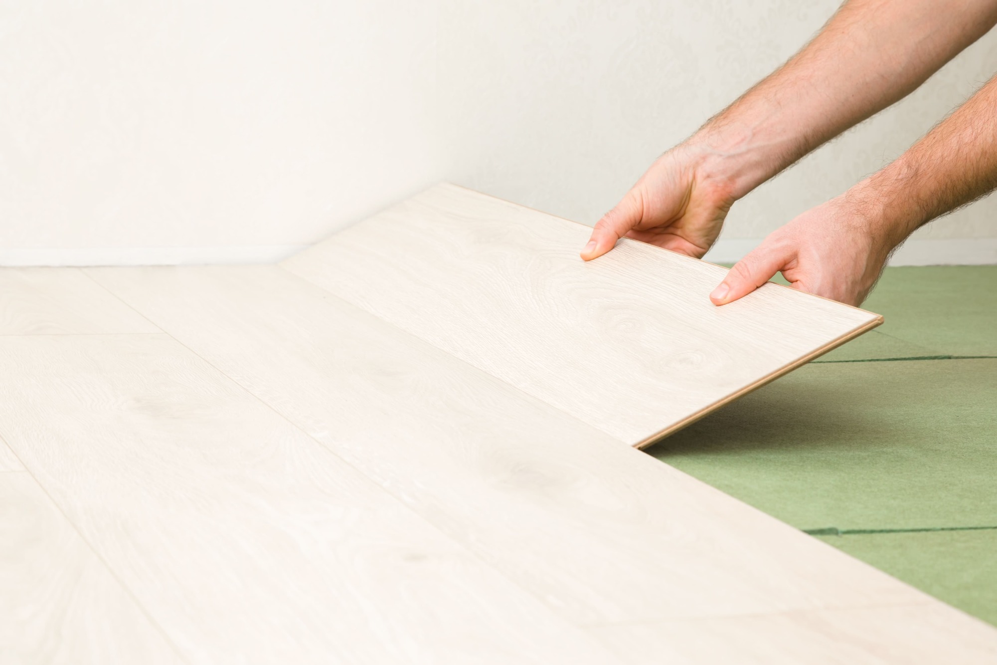 Pose de parquet stratifié rapide