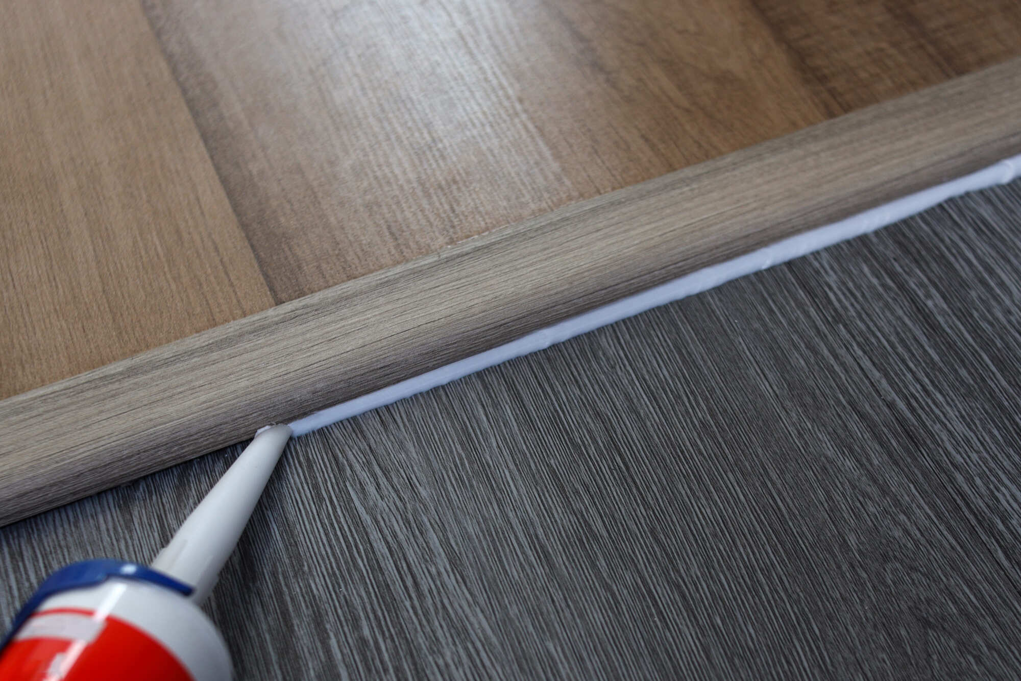 Reboucher joint parquet