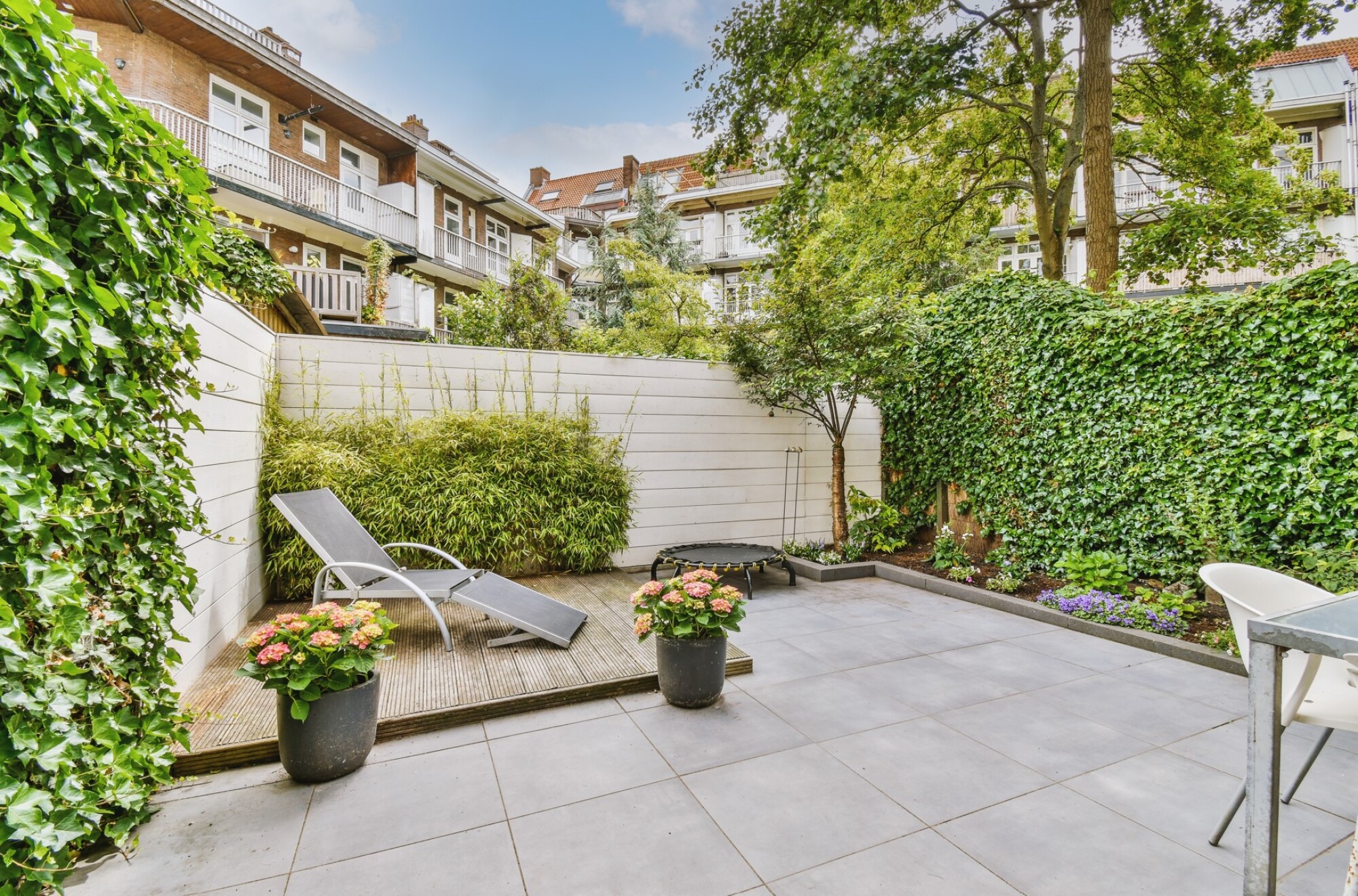 Pose de carrelage en céramique extérieur