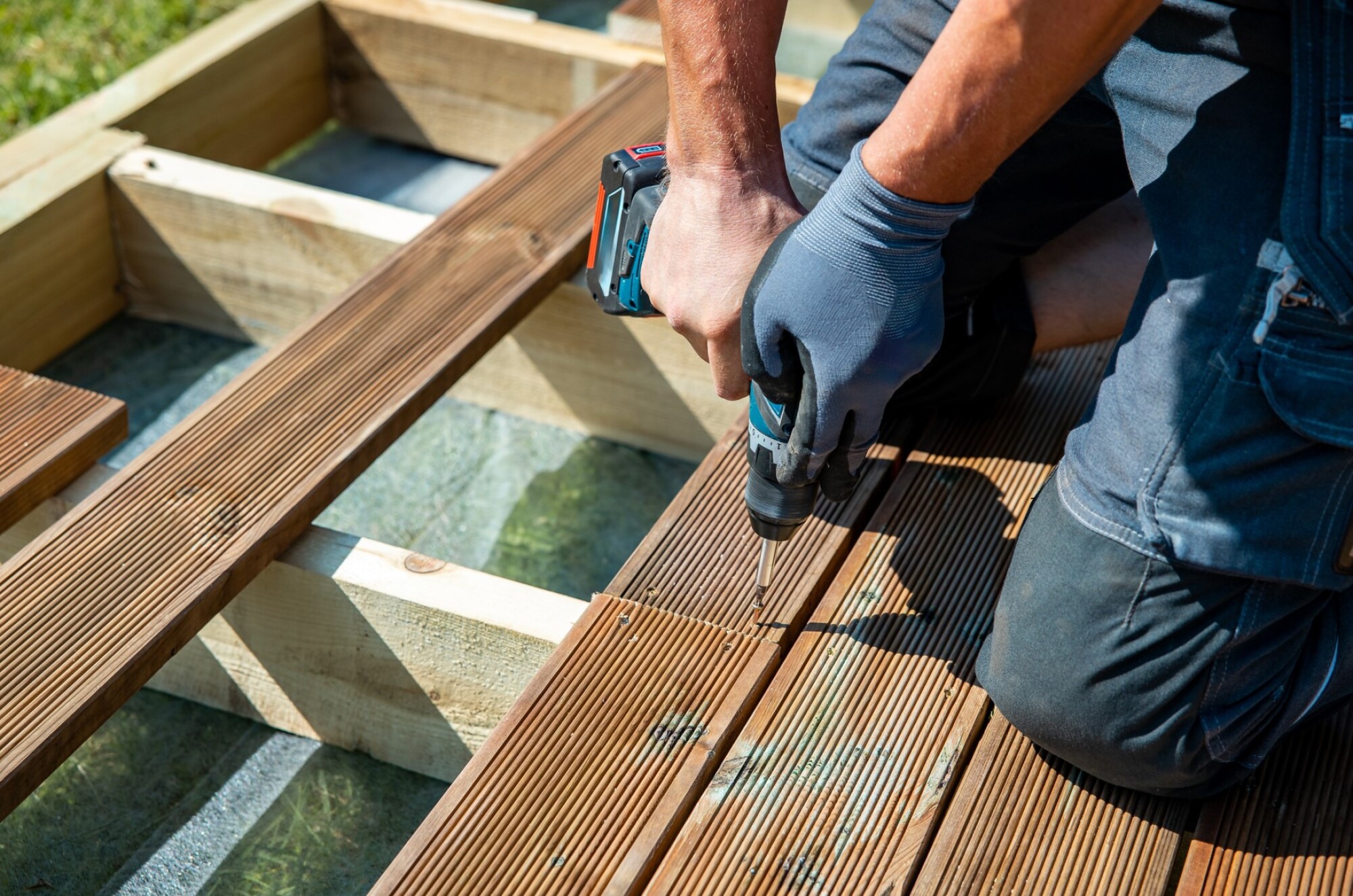 Pose de sol composite sur terrasse