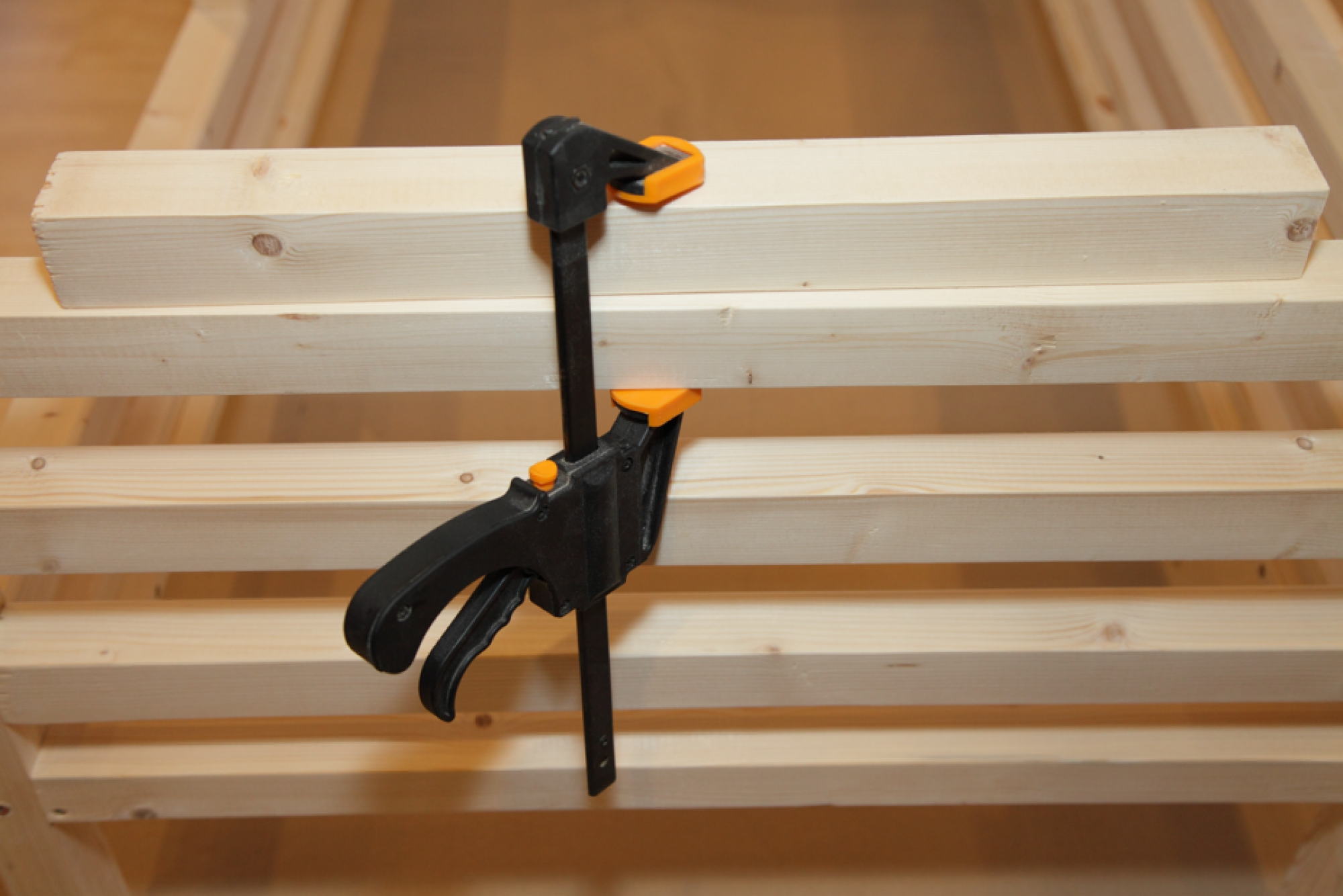 Fixation de menuiserie