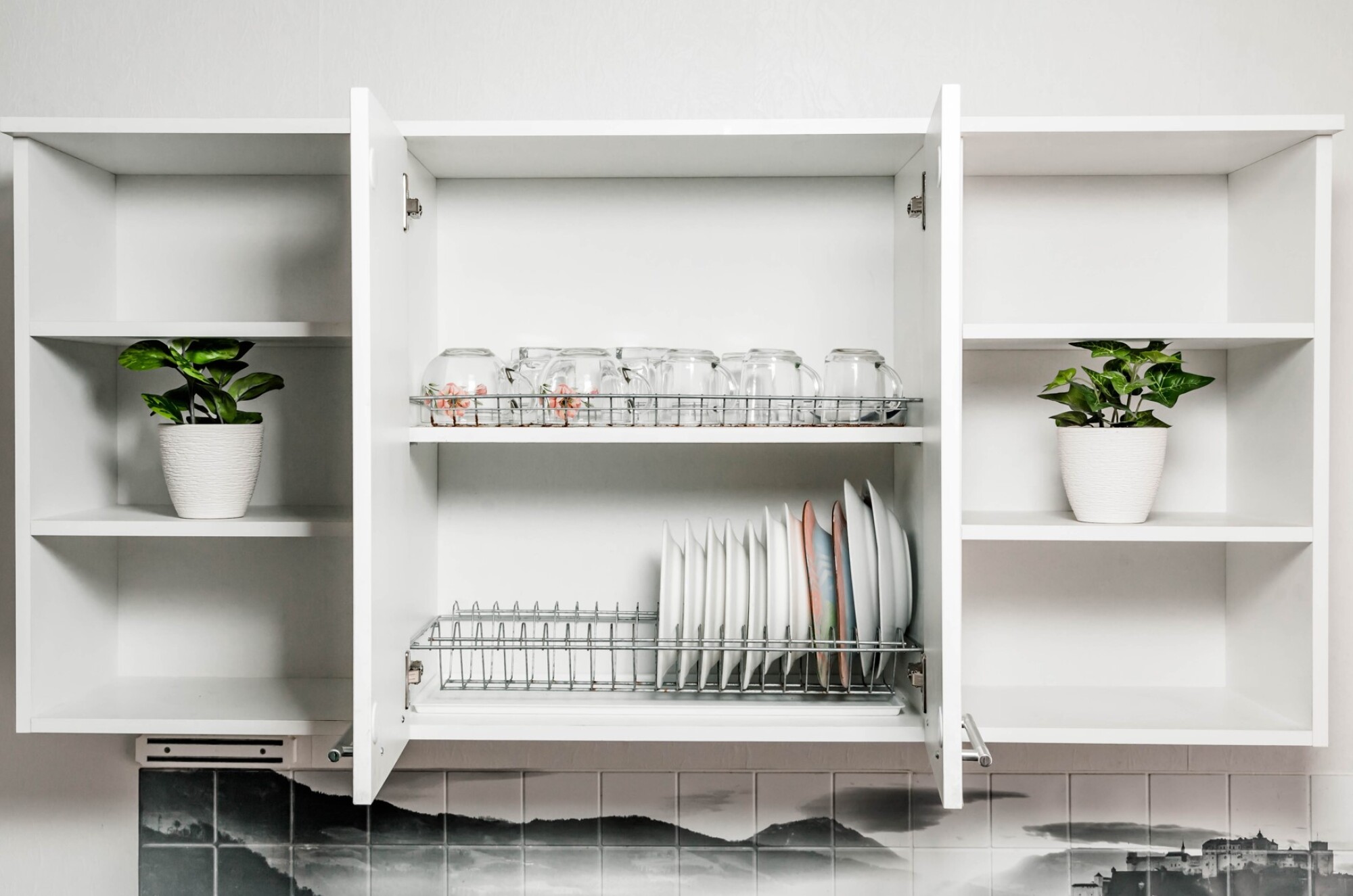 Installation de rangements suspendus