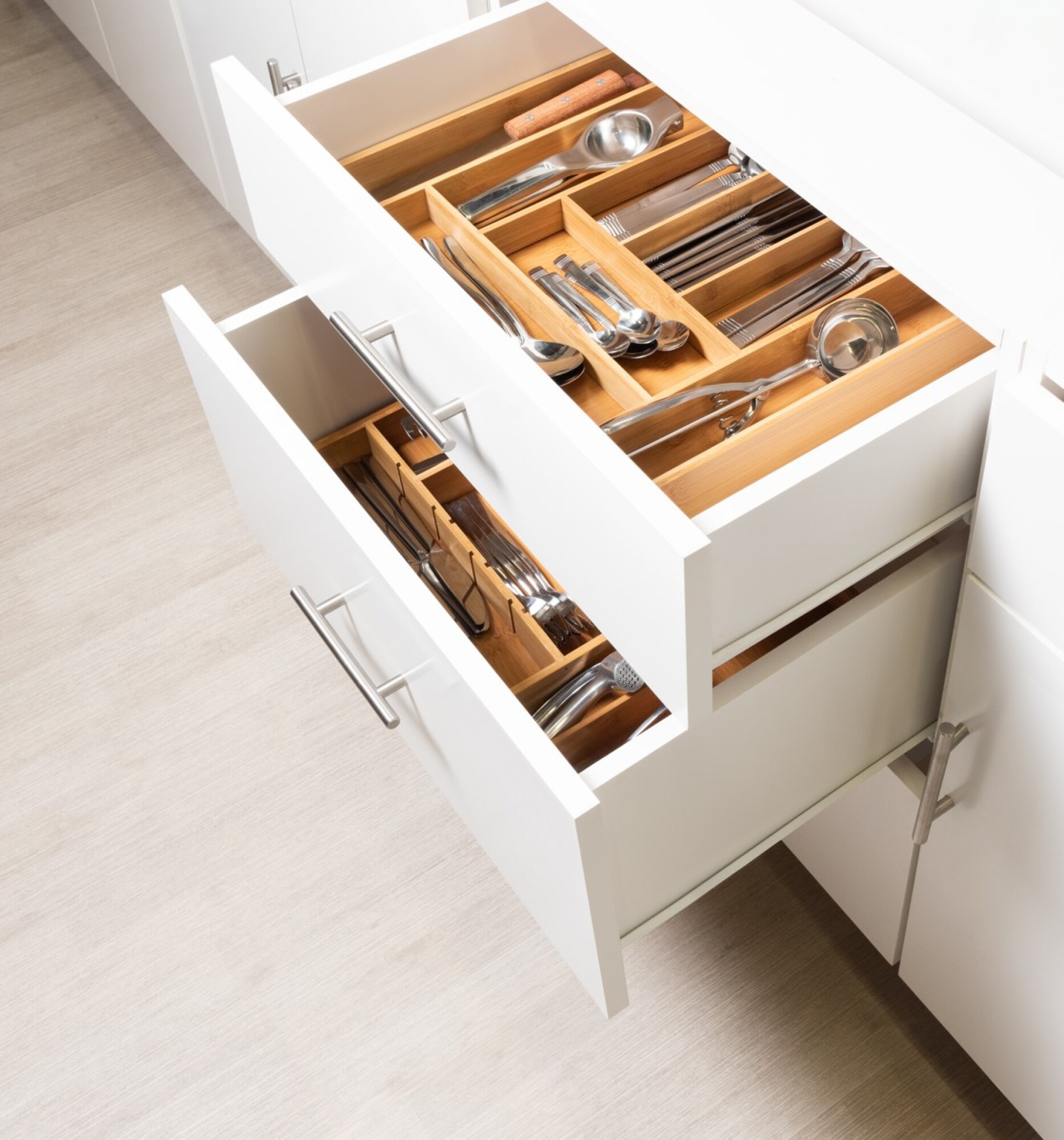 Installation de tiroirs de rangement