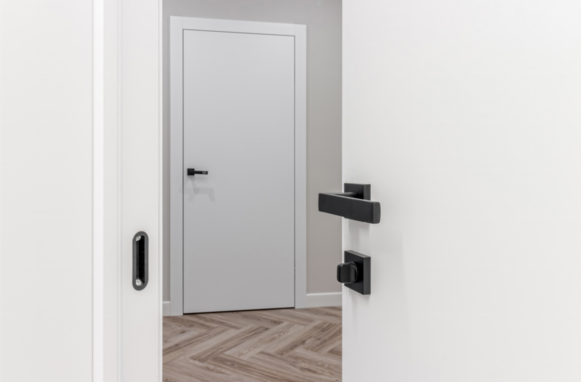 Pose de serrure de porte intérieure