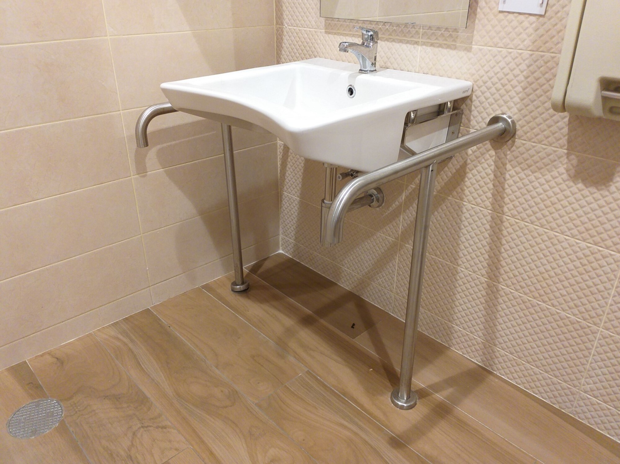 Adaptation de lavabo pour PMR