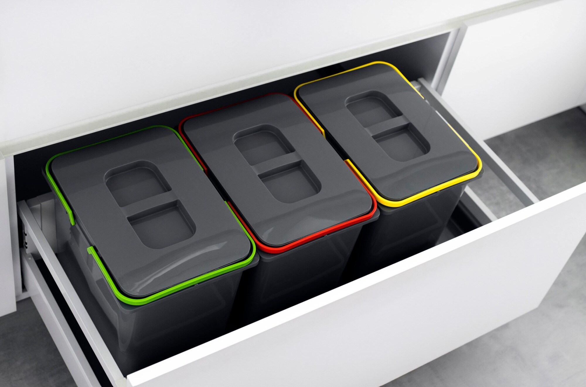 Ajout de bacs de recyclage