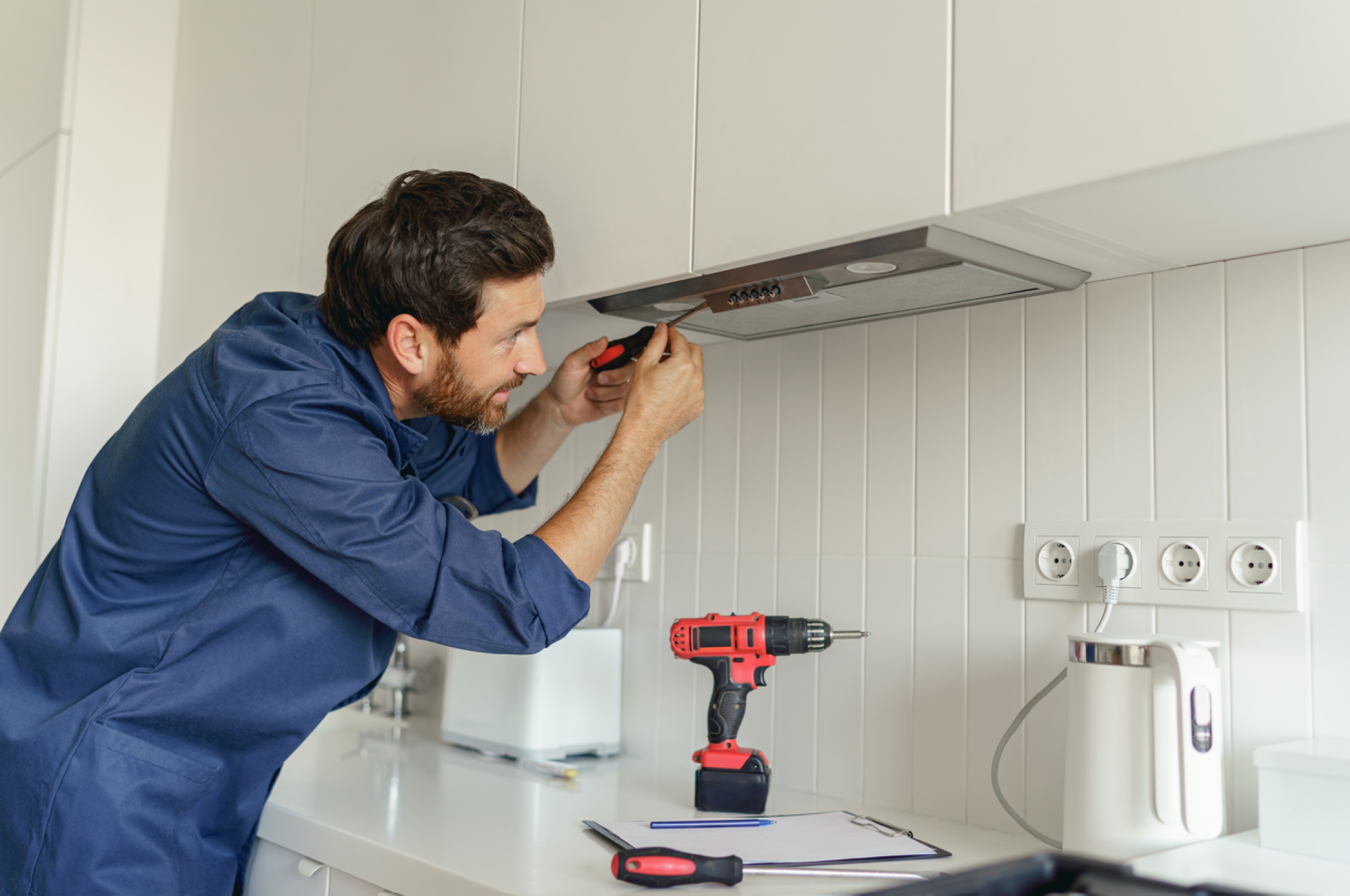 Installation de hotte aspirante