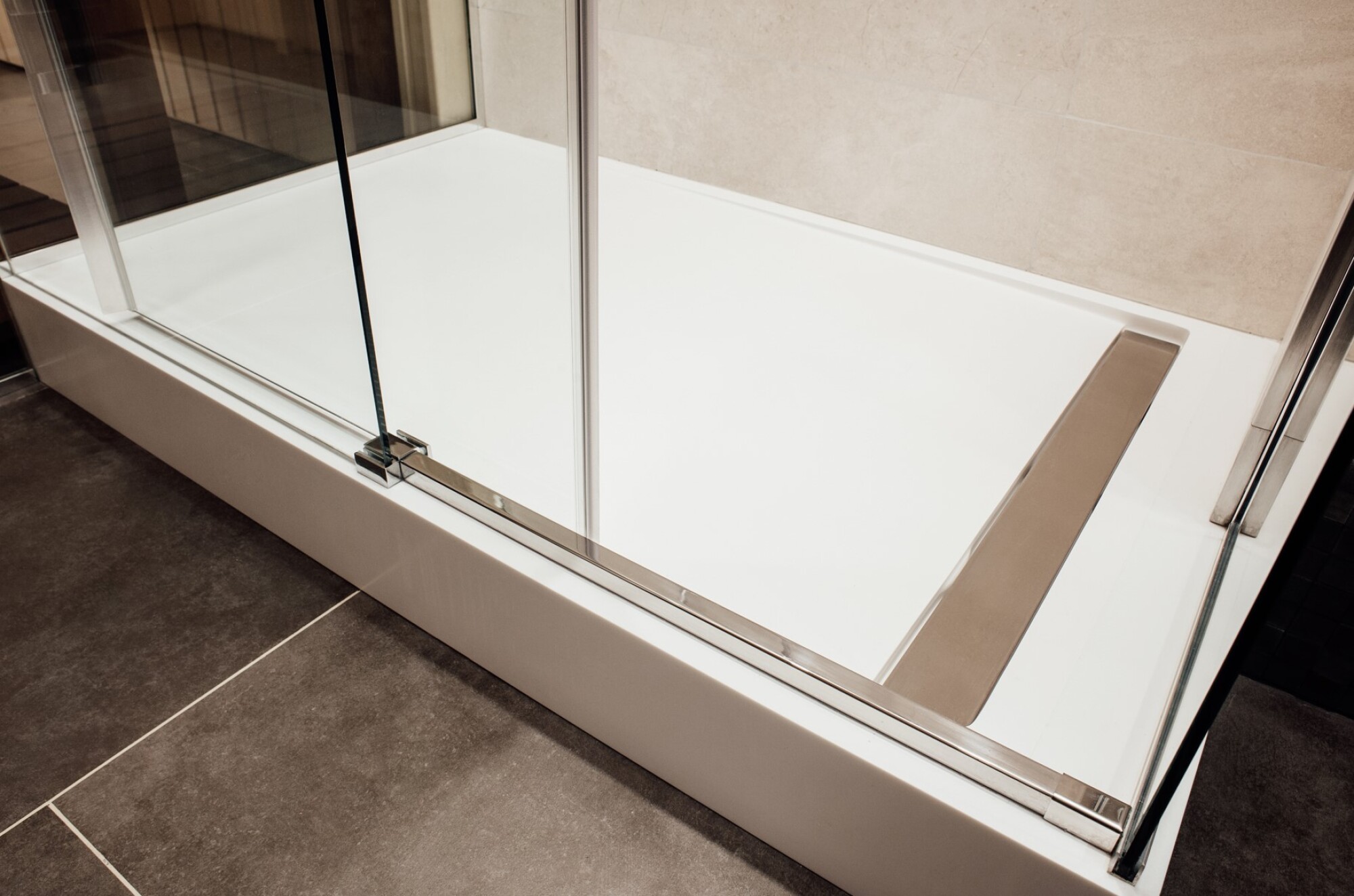 Installation de receveurs en résine