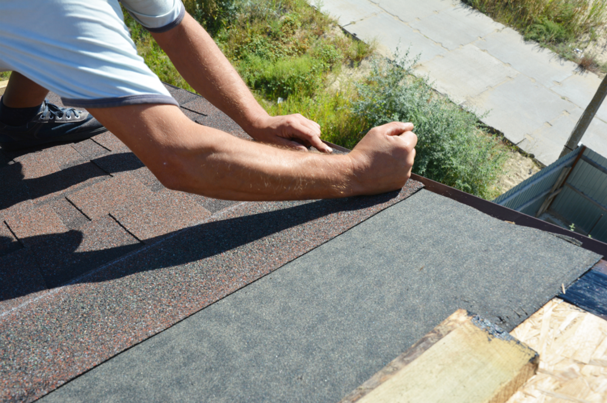 Pose de couverture en shingle