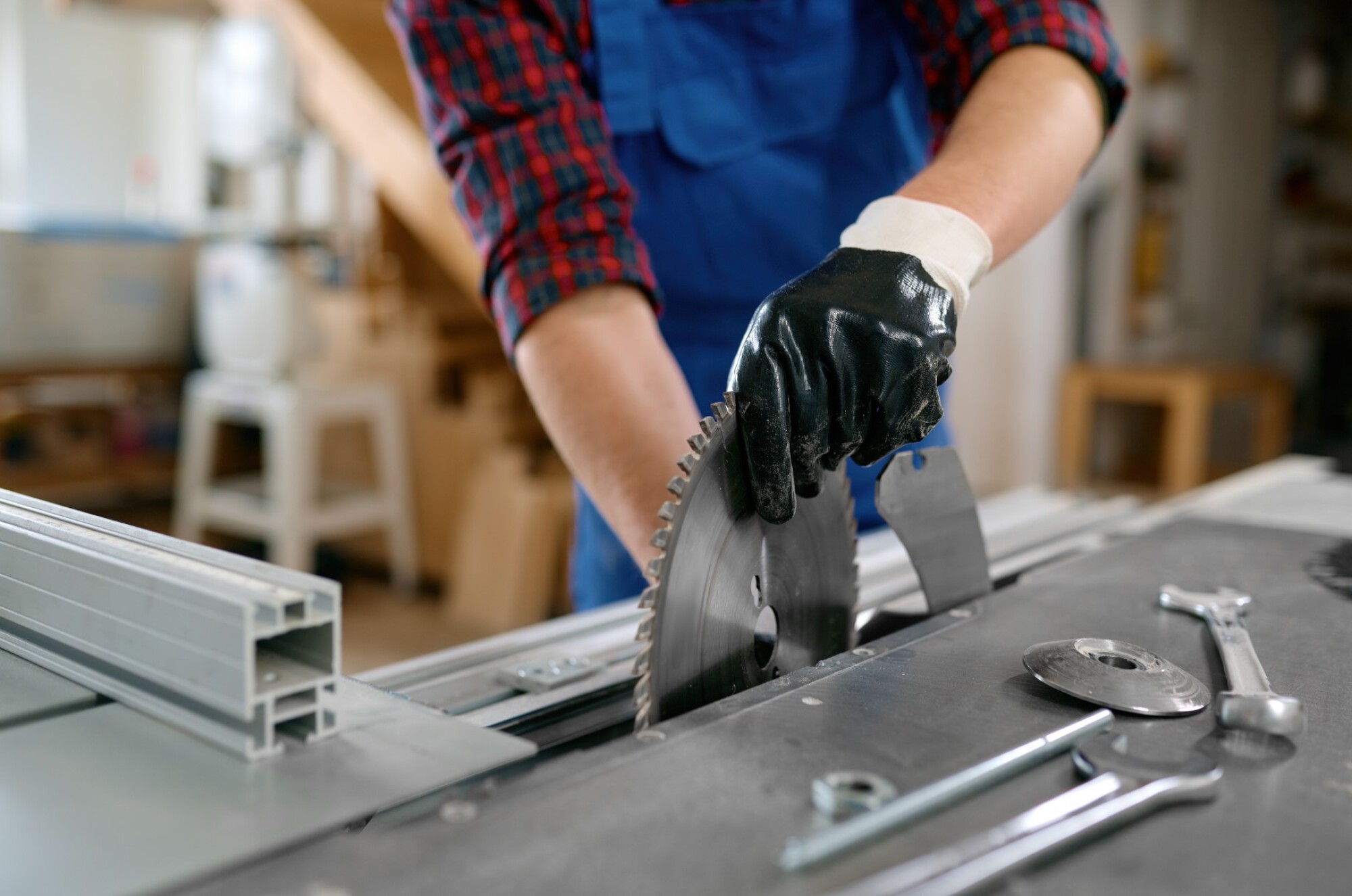 Changement de lames de scie