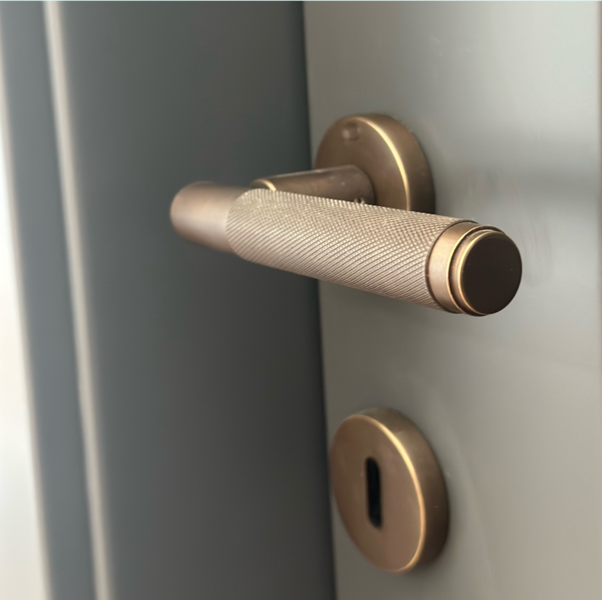 Fourniture de poignées de porte