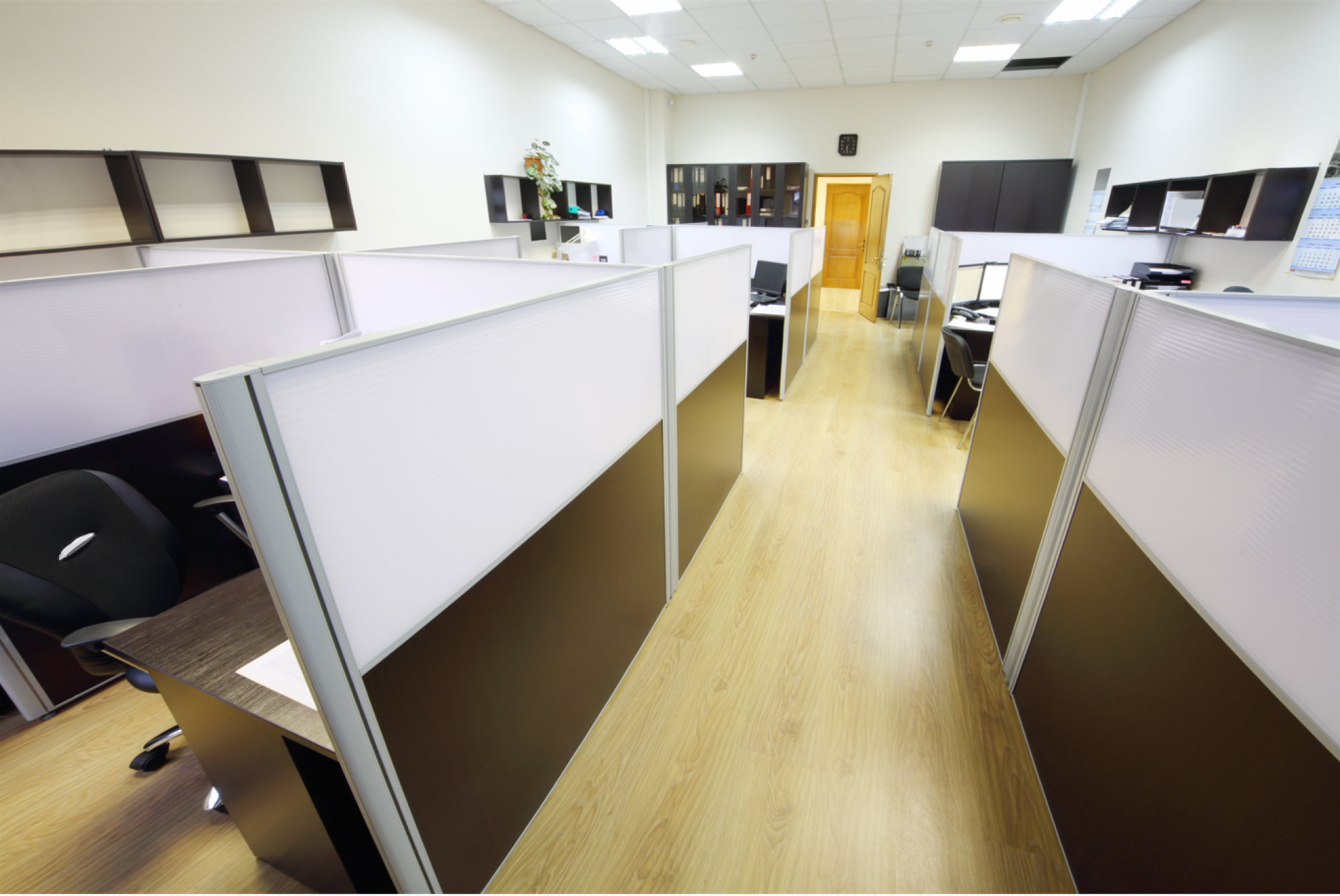 Installation de cloisons pour espace tertiaire