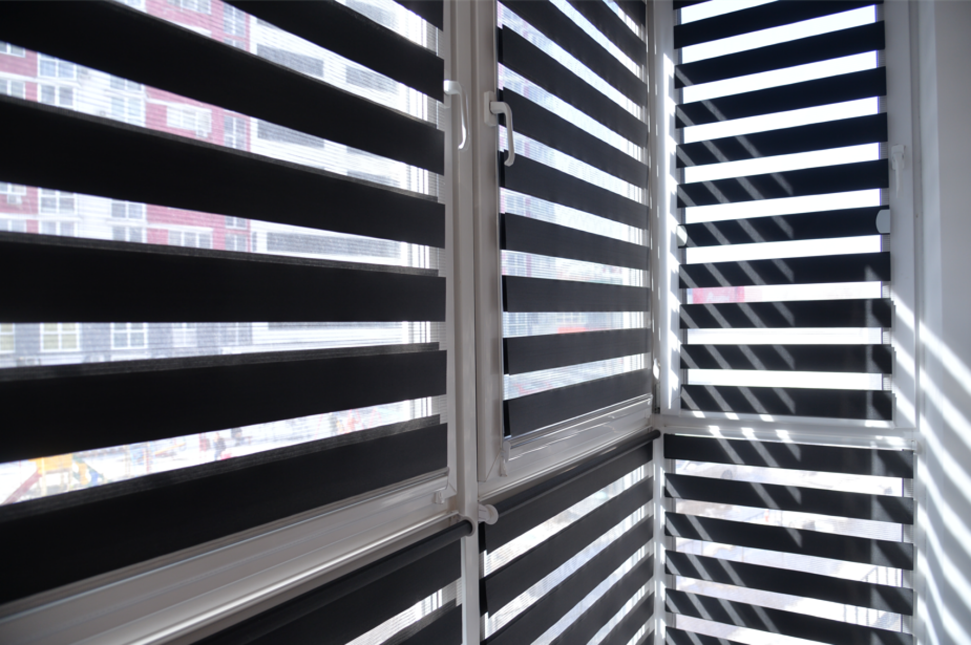 Pose de stores de protection