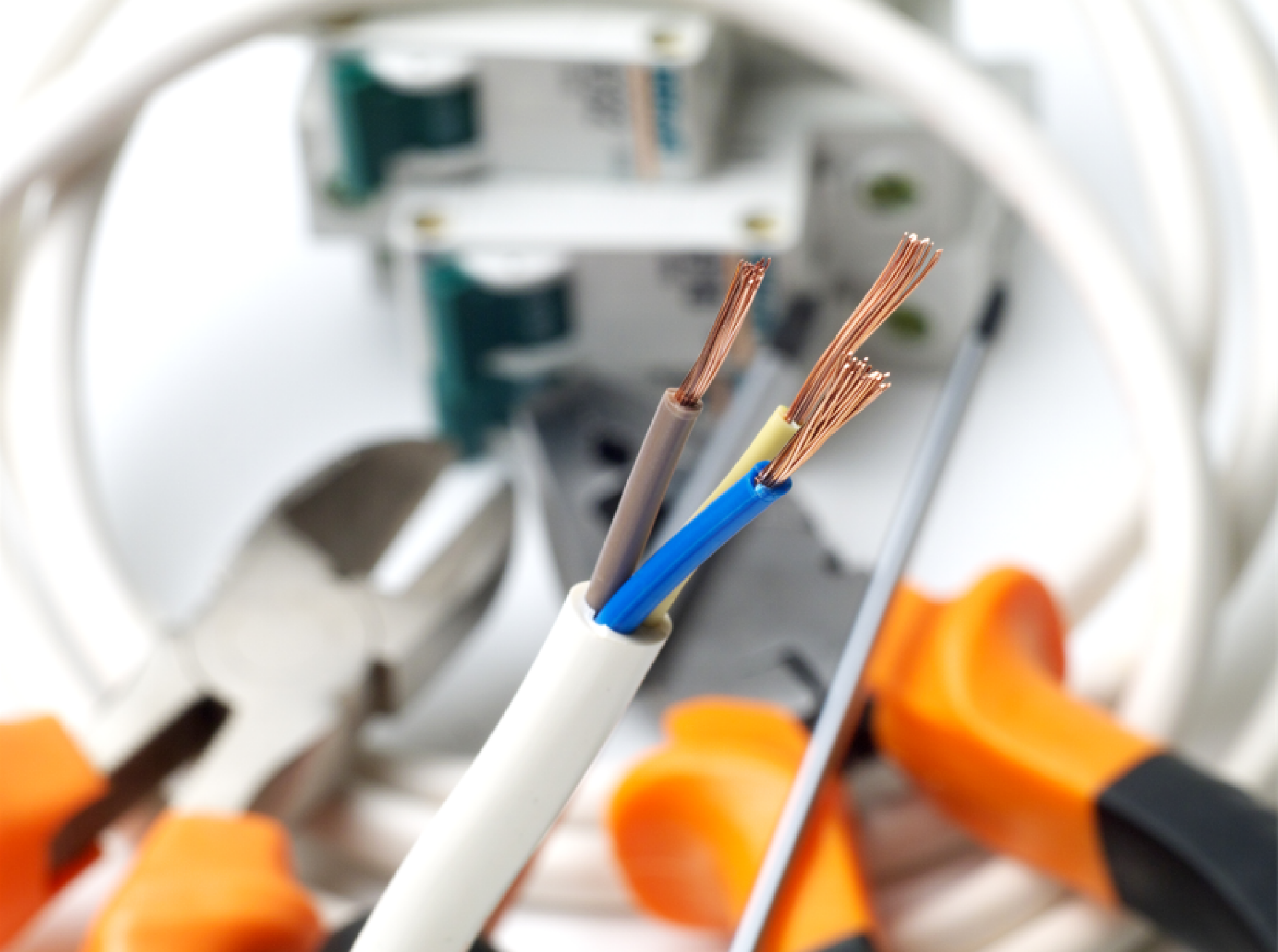 Travaux de façonnage de gaine électrique