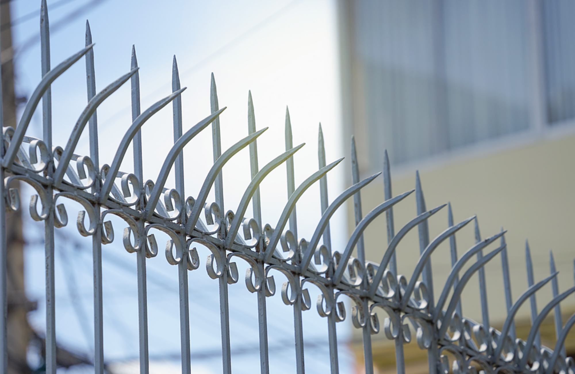 Montage de clôture anti-intrusion