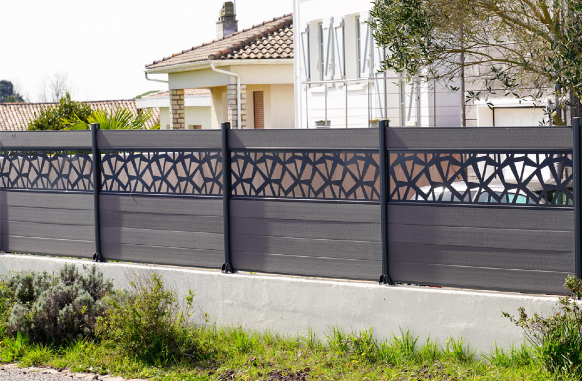 Pose de clôture en aluminium