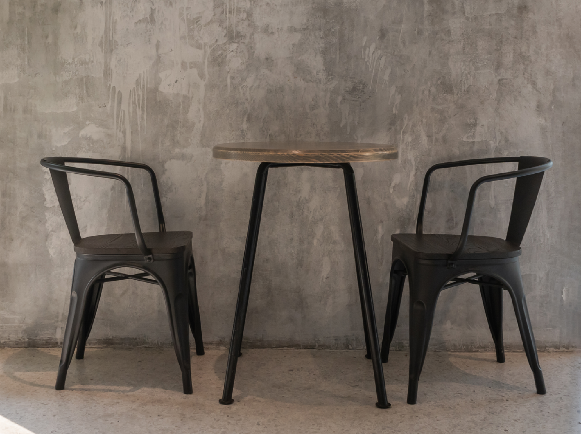 Chaise bistrot en métal noir