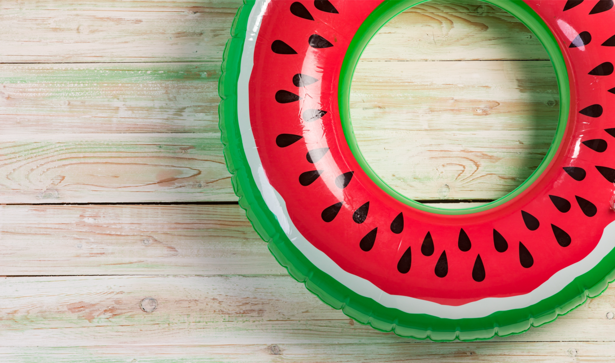 Fourniture de bouée pour piscine