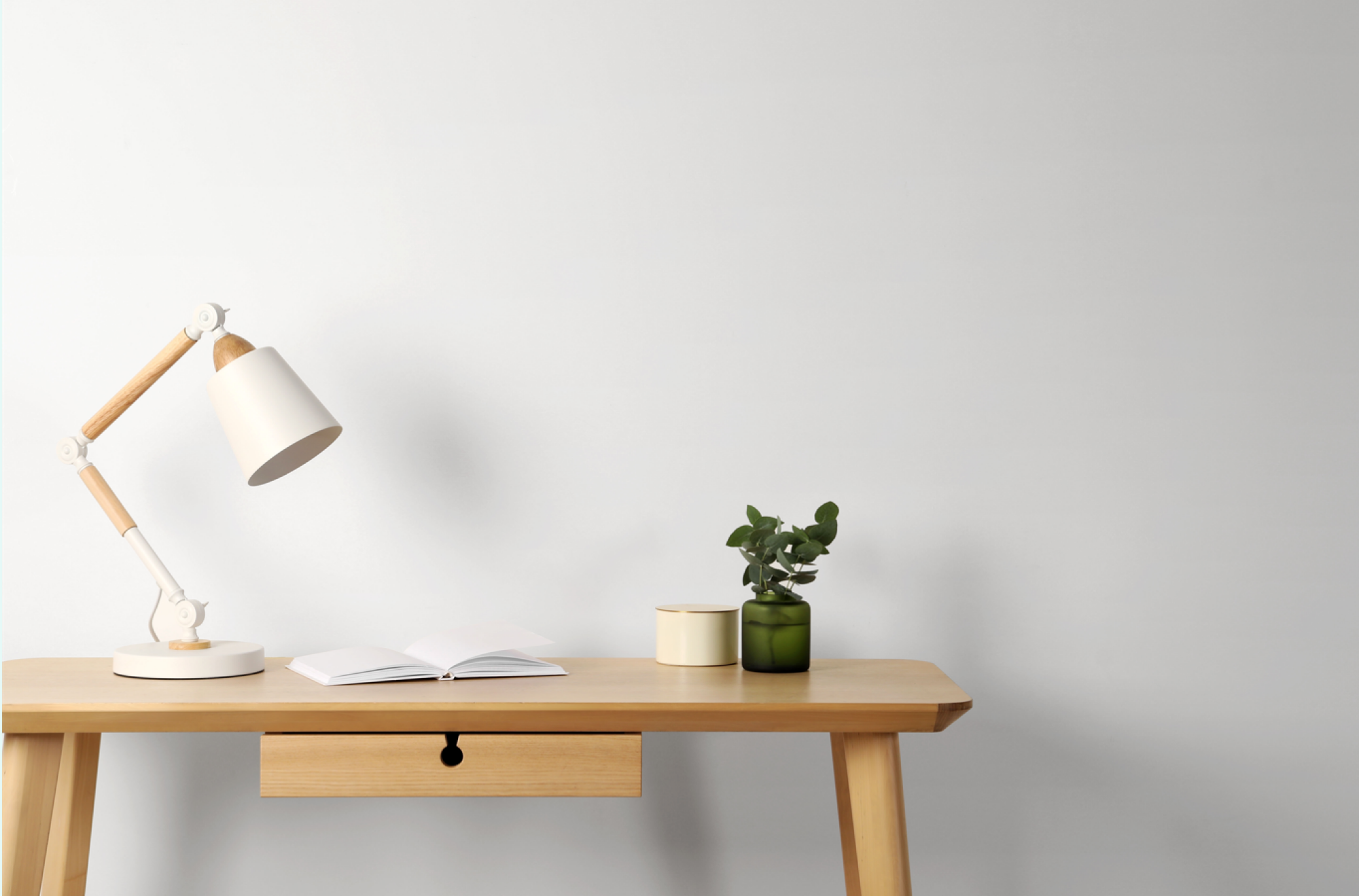 Lampe de bureau en bois naturel