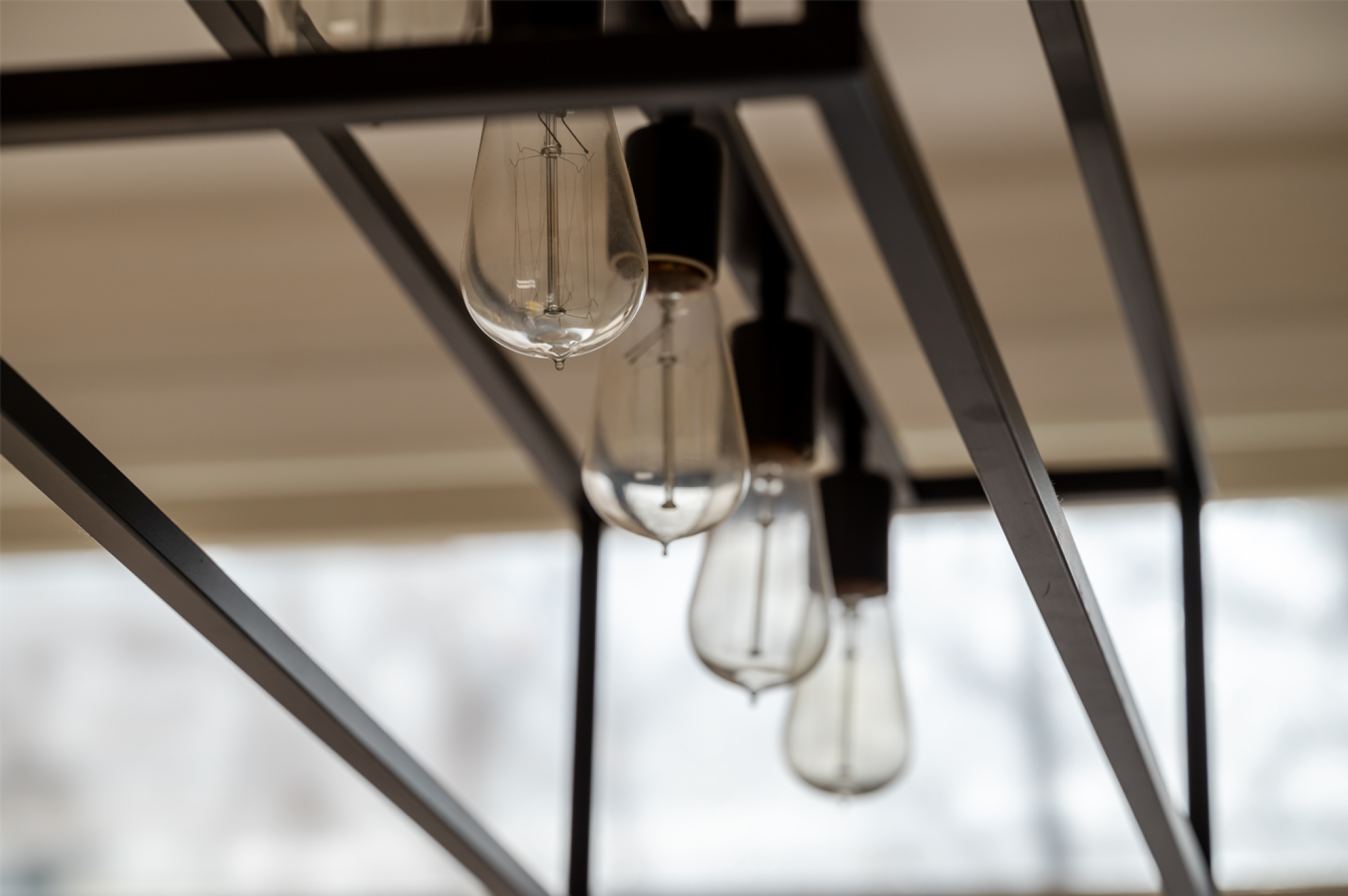 Suspension en métal chromé