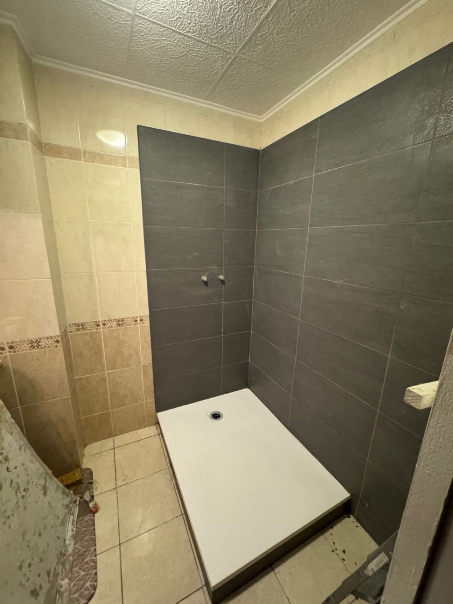 Installation, remplacement ou création de bac à douche extra plat