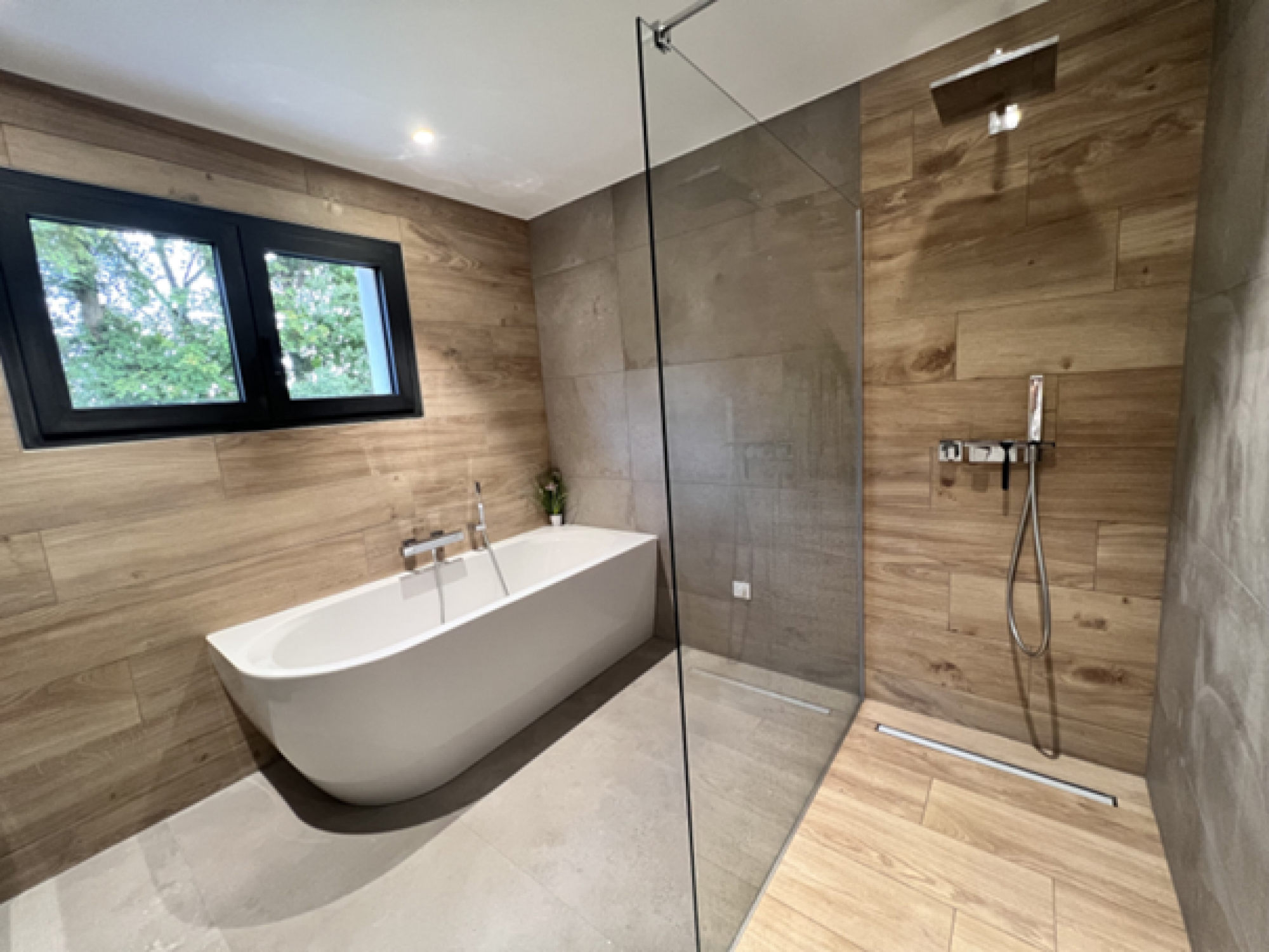 Maison complètement en toit plat