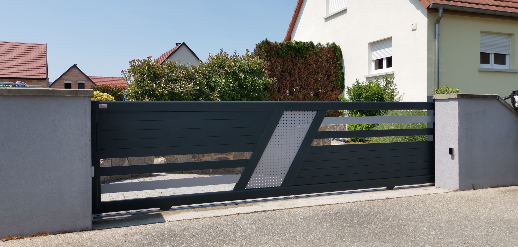 Portail coulissant aluminium modèle Sydney