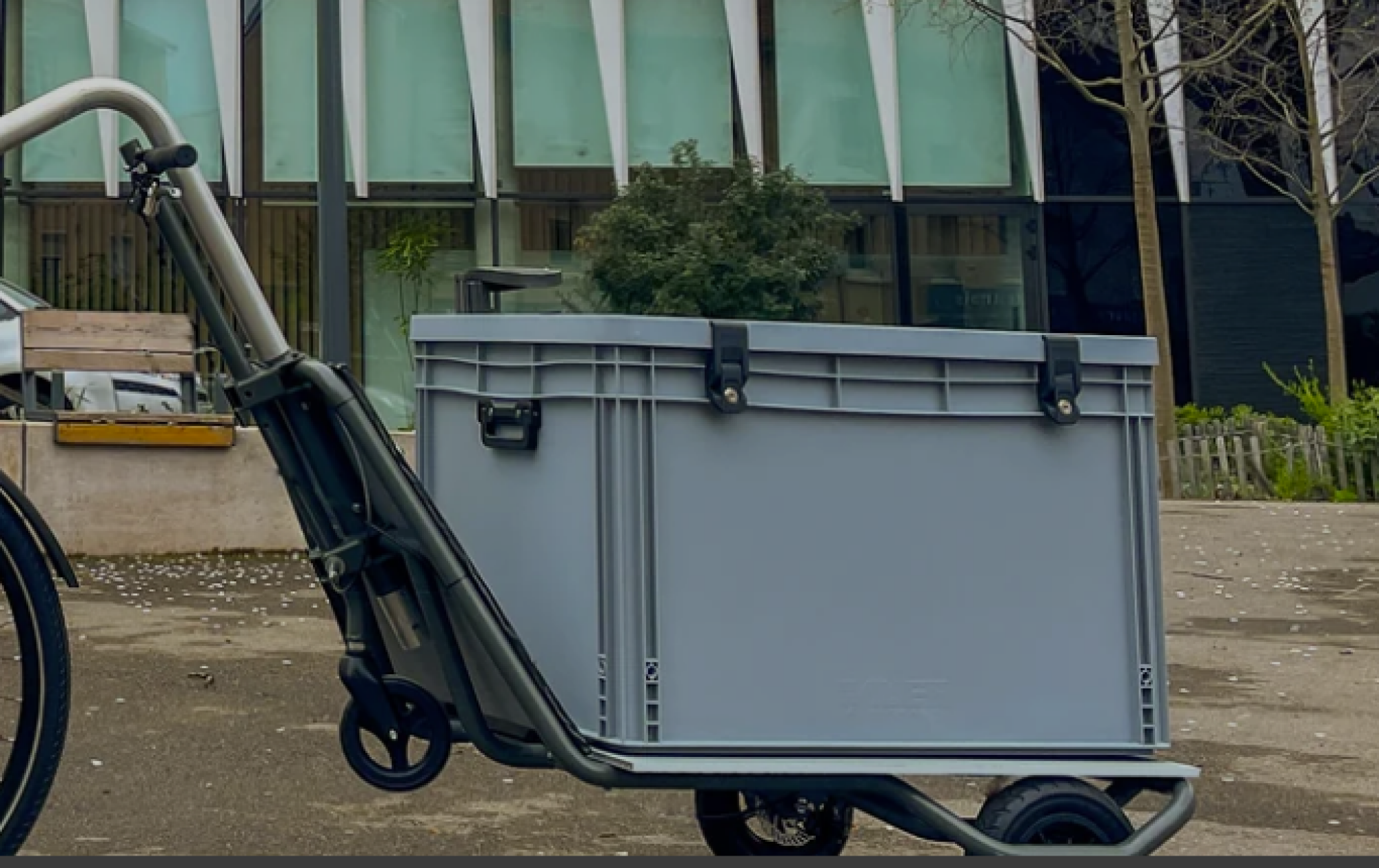 Caisse en plastique sécurisée