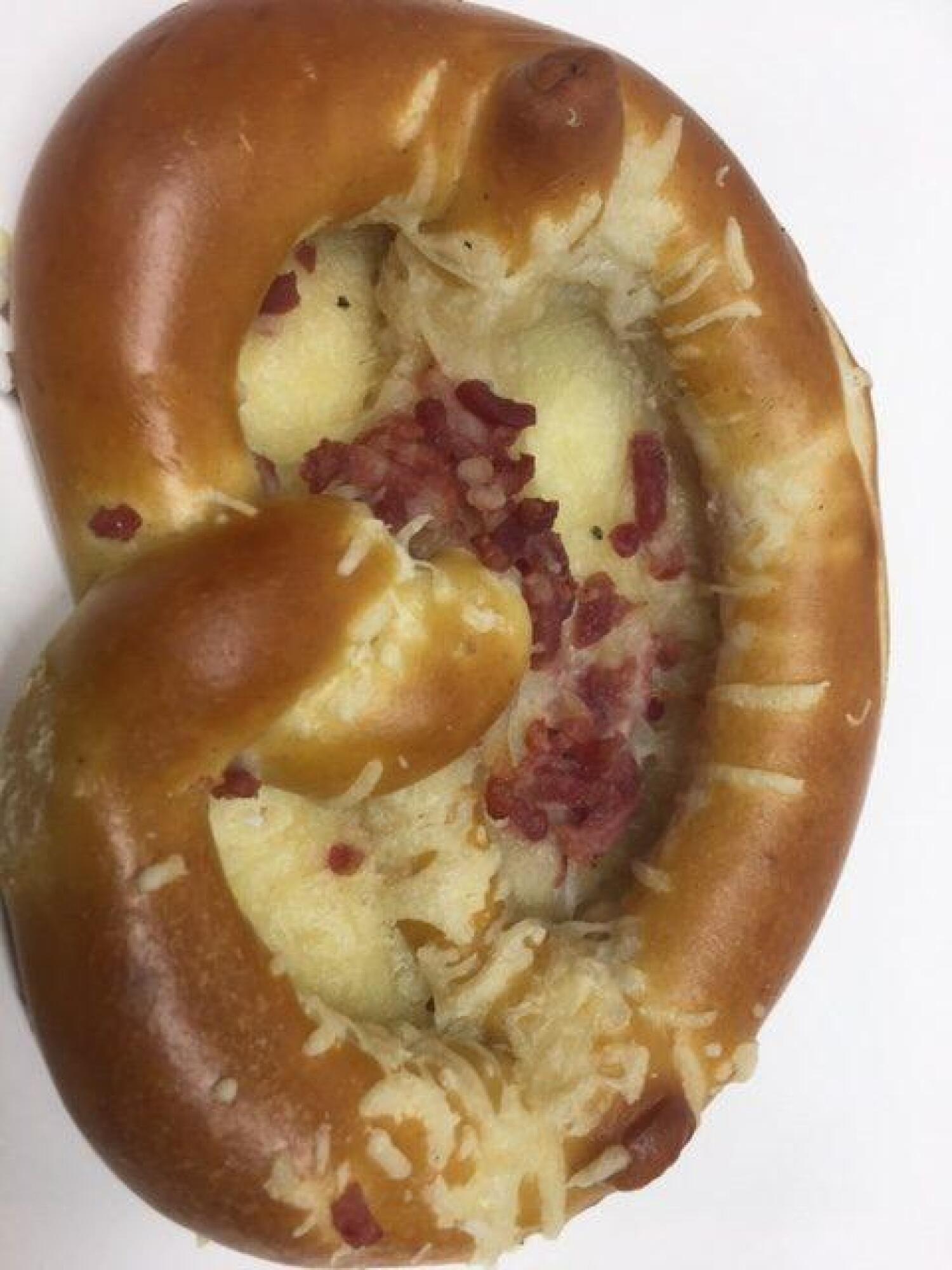 BRETZEL GRATINEE