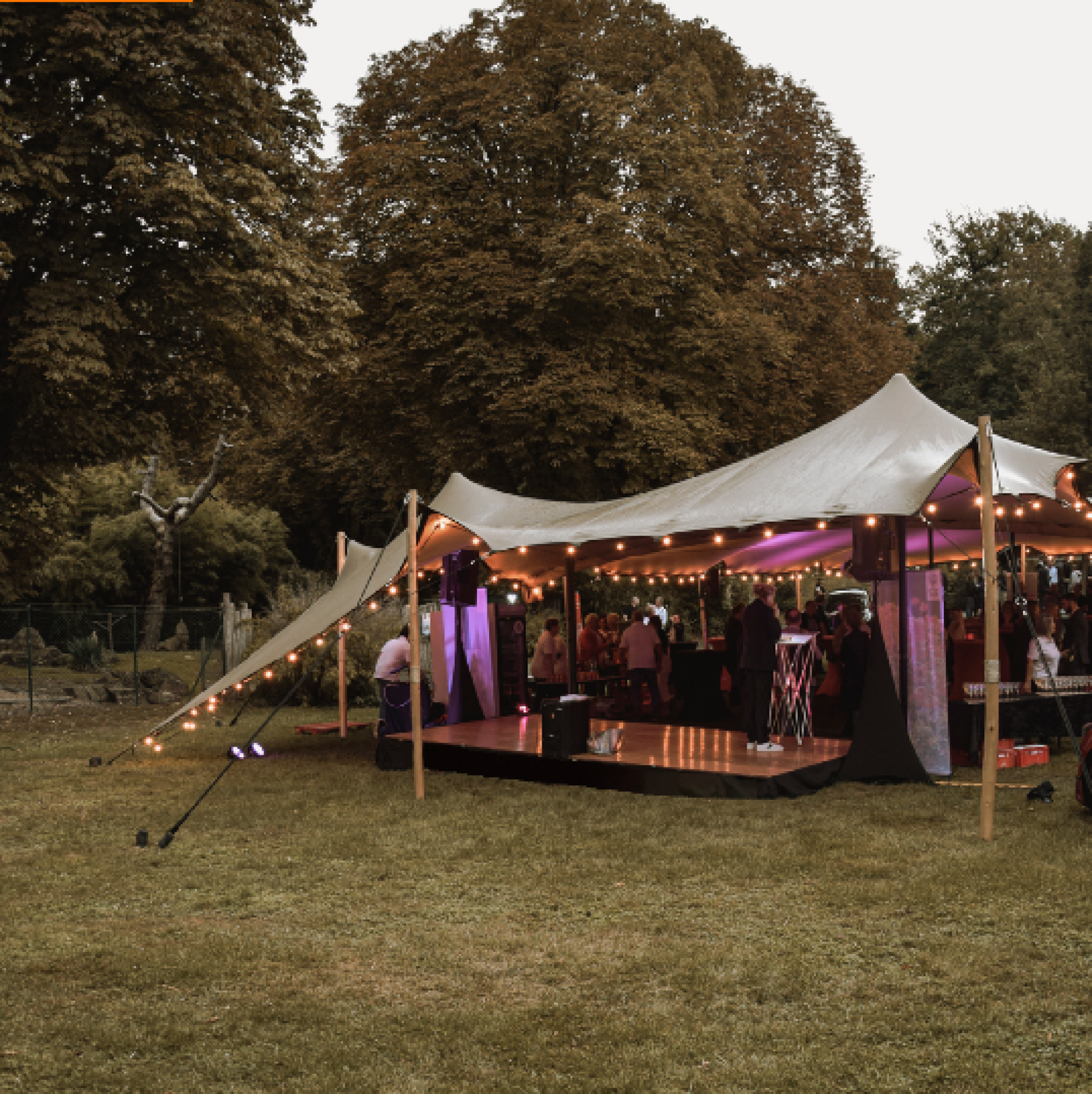 Tente Stretch en location