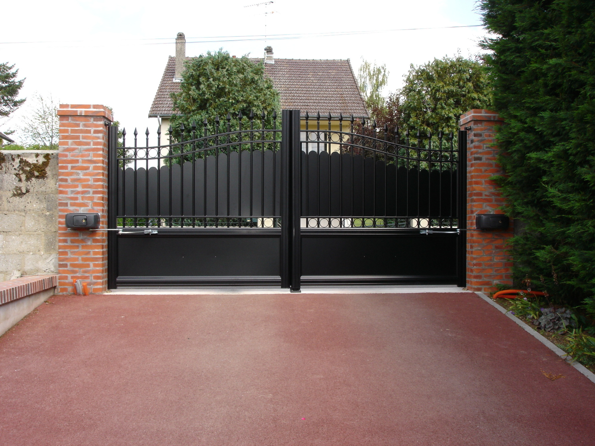 Portails motorisés aluminium ou PVC