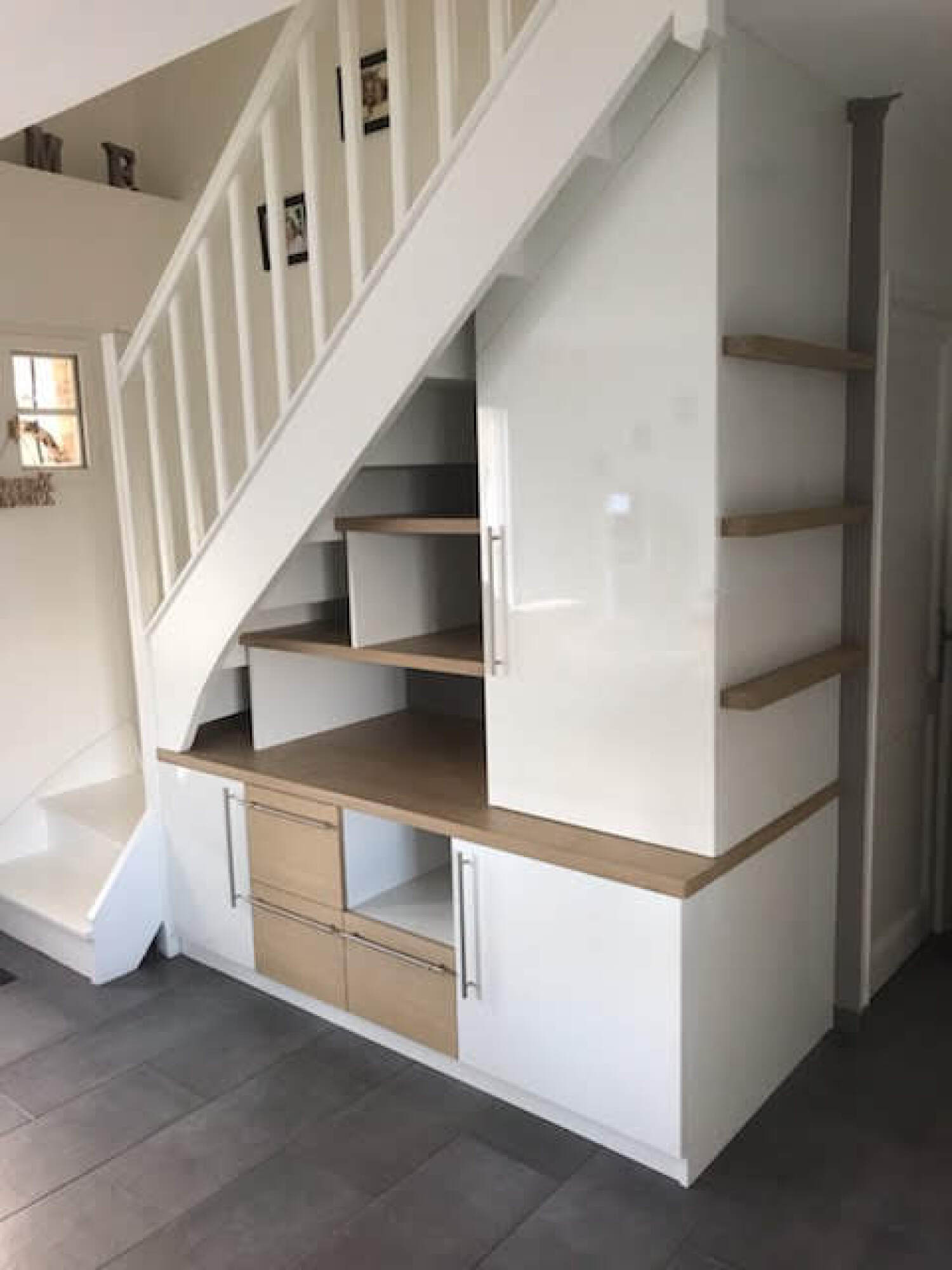 Meuble sous escalier