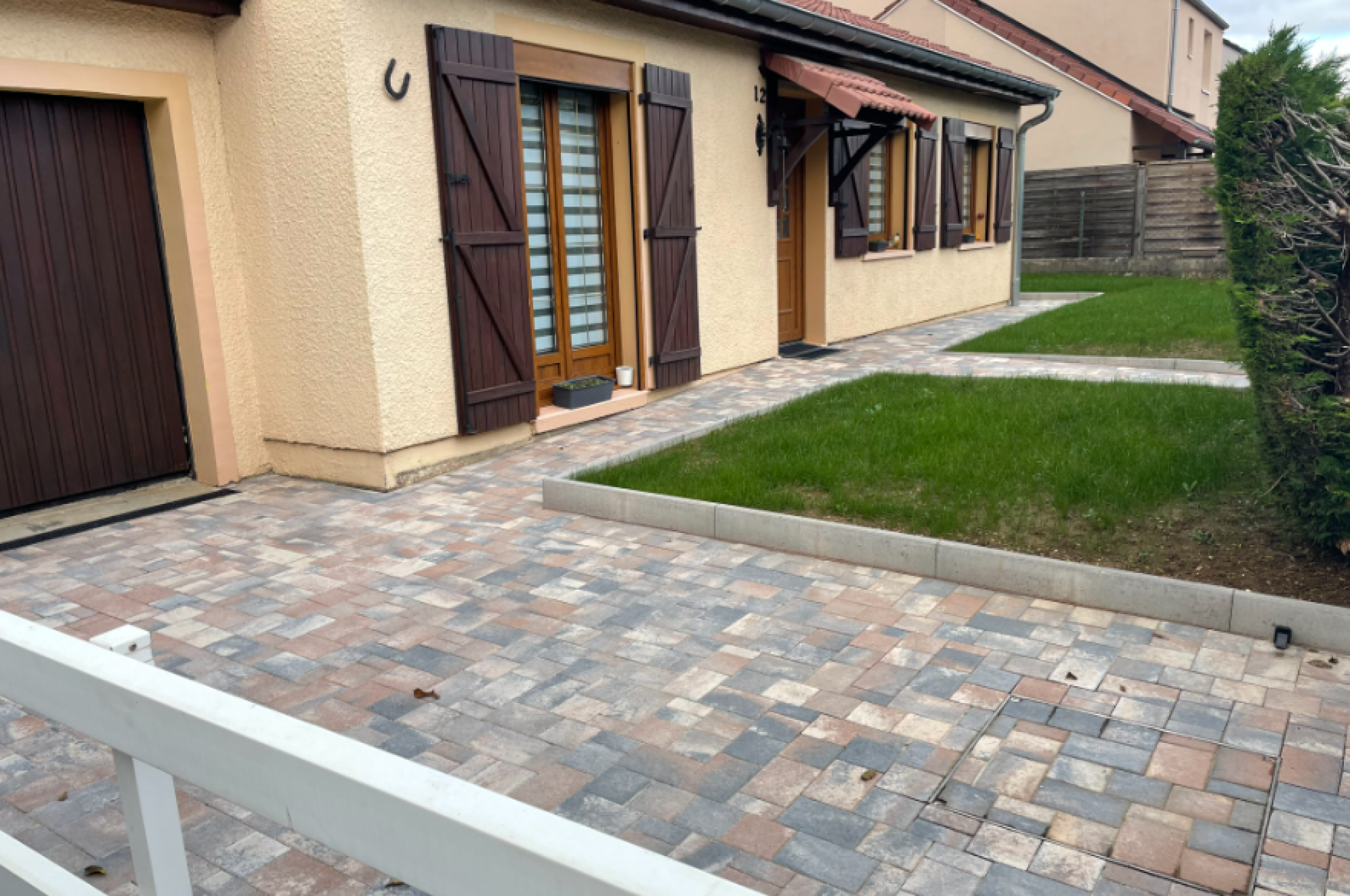 Aménagement complet extérieur - Revêtement de sol, allée carrossable, pavage