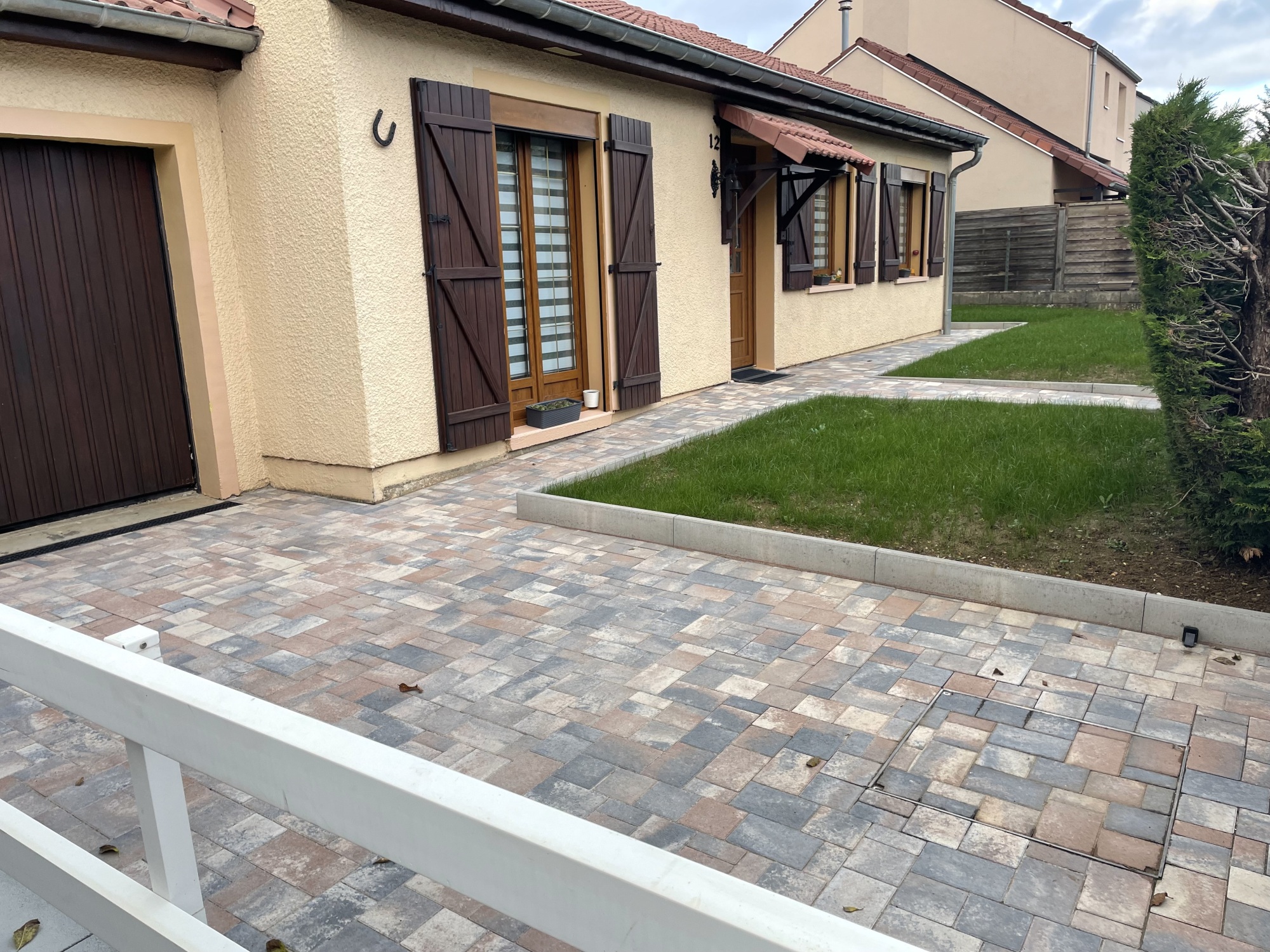 Aménagement complet extérieur - Revêtement de sol, allée carrossable, pavage