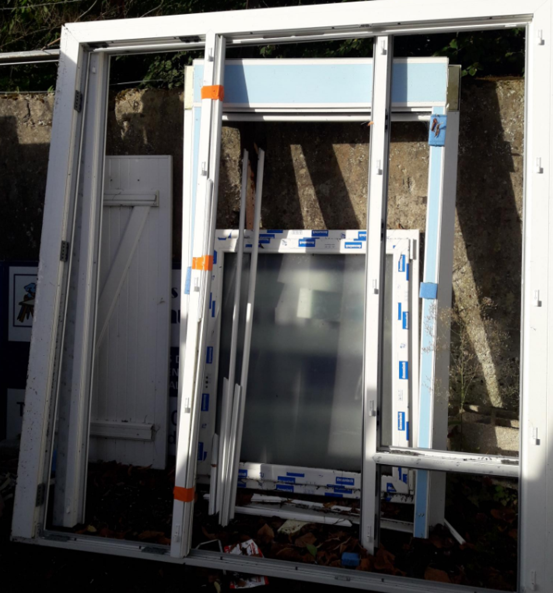 Porte-fenêtre 2 vantaux + fixe vitré sur dormant Haut 2150 mm x Larg 2100 mm